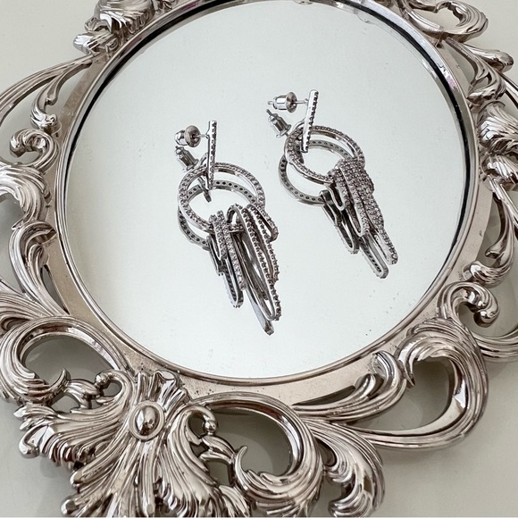 New Silver Classy Rhinestone Earring - Picture 1 of 2